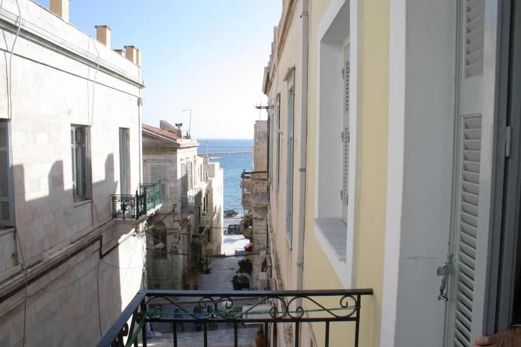 Ariadni Rooms & Apartments Ermupoli Zewnętrze zdjęcie